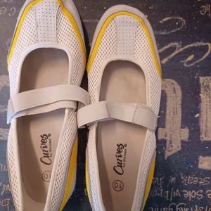 Curves for women sz 10 sneakers